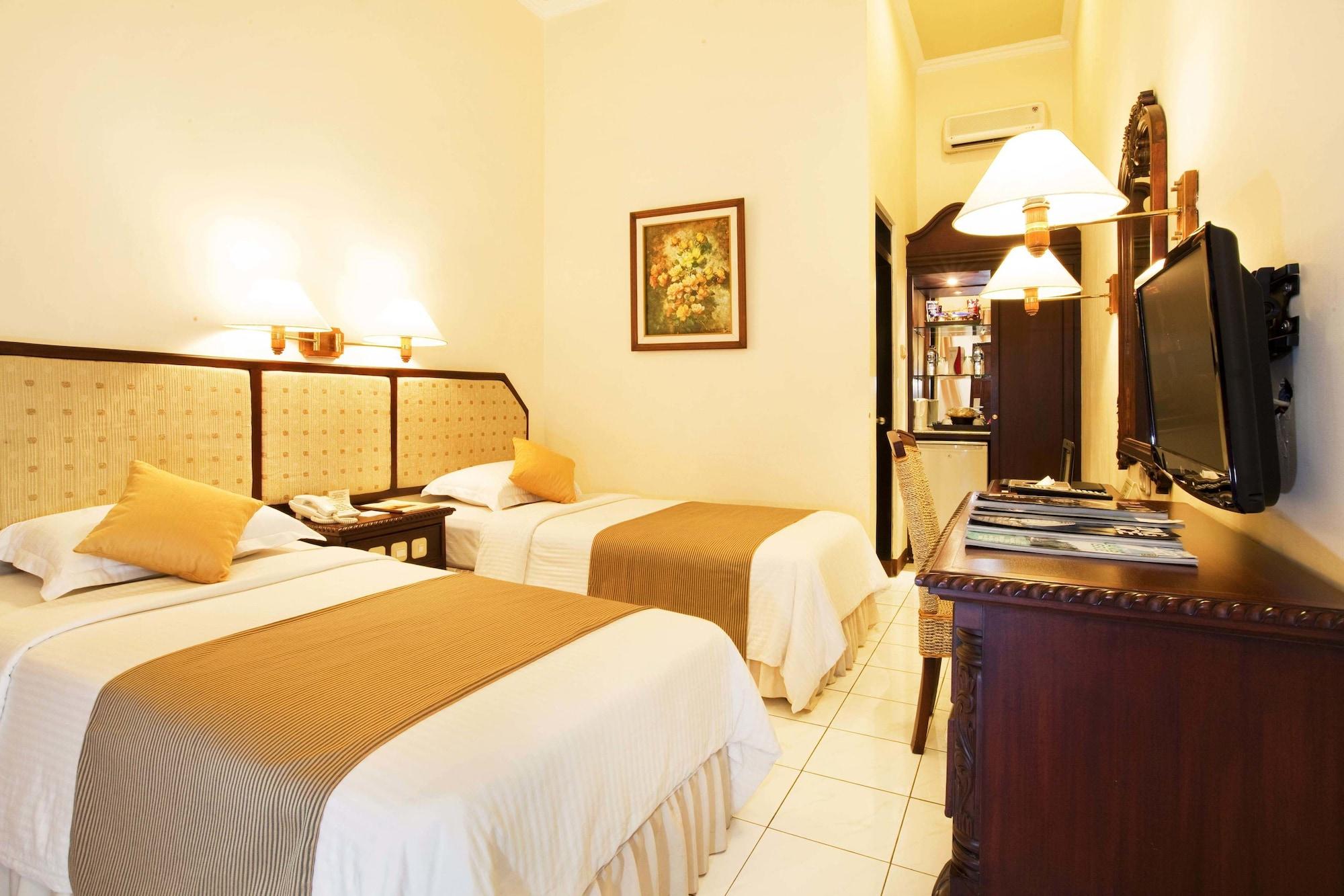 ปูริ อัสรี โฮเทล แอนด์ รีสอร์ต มาเกอลัง Hotel ภายนอก รูปภาพ