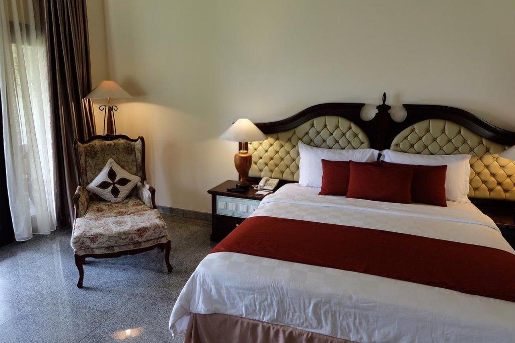 ปูริ อัสรี โฮเทล แอนด์ รีสอร์ต มาเกอลัง Hotel ภายนอก รูปภาพ