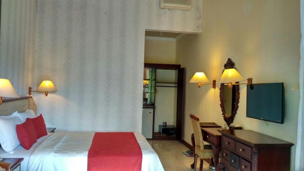 ปูริ อัสรี โฮเทล แอนด์ รีสอร์ต มาเกอลัง Hotel ภายนอก รูปภาพ