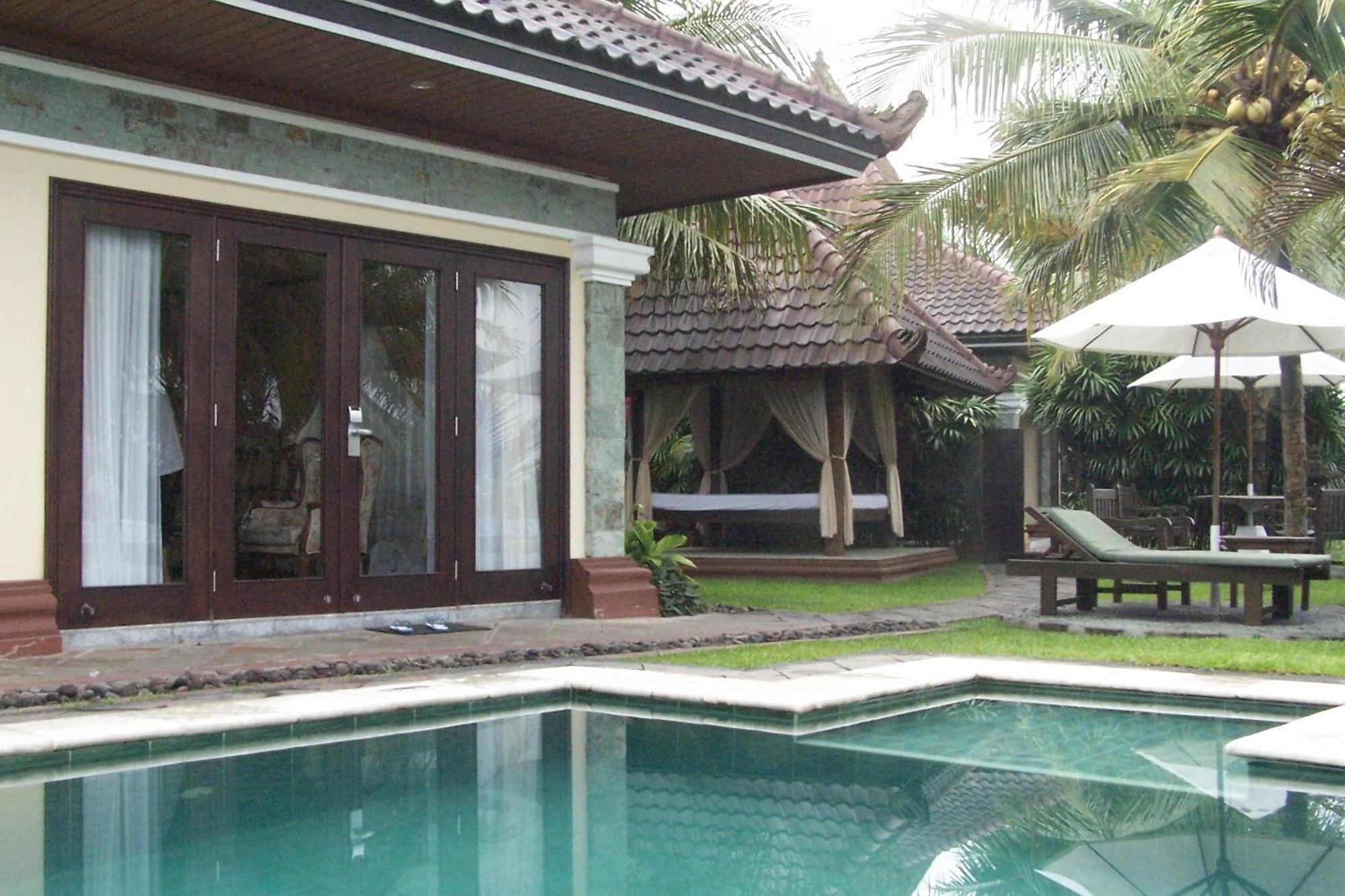 ปูริ อัสรี โฮเทล แอนด์ รีสอร์ต มาเกอลัง Hotel ภายนอก รูปภาพ