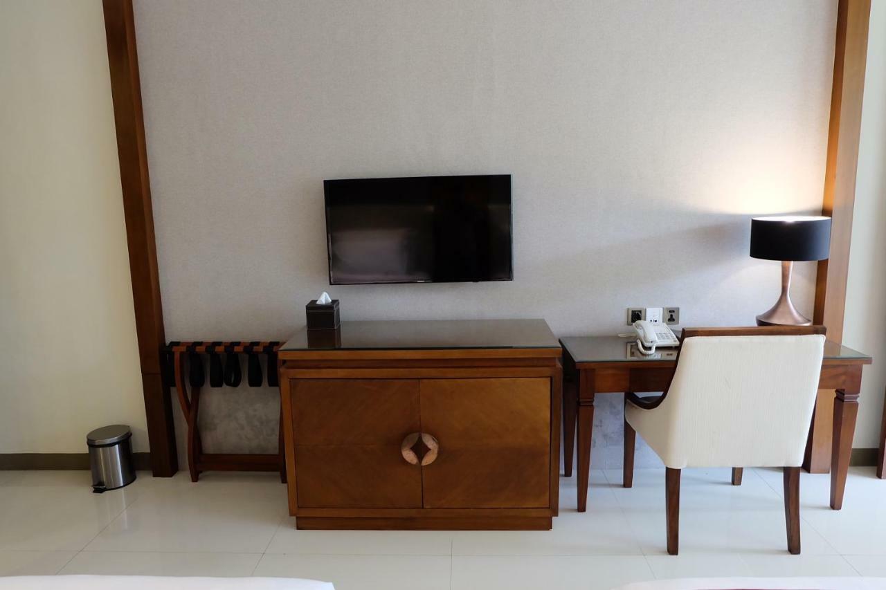 ปูริ อัสรี โฮเทล แอนด์ รีสอร์ต มาเกอลัง Hotel ภายนอก รูปภาพ