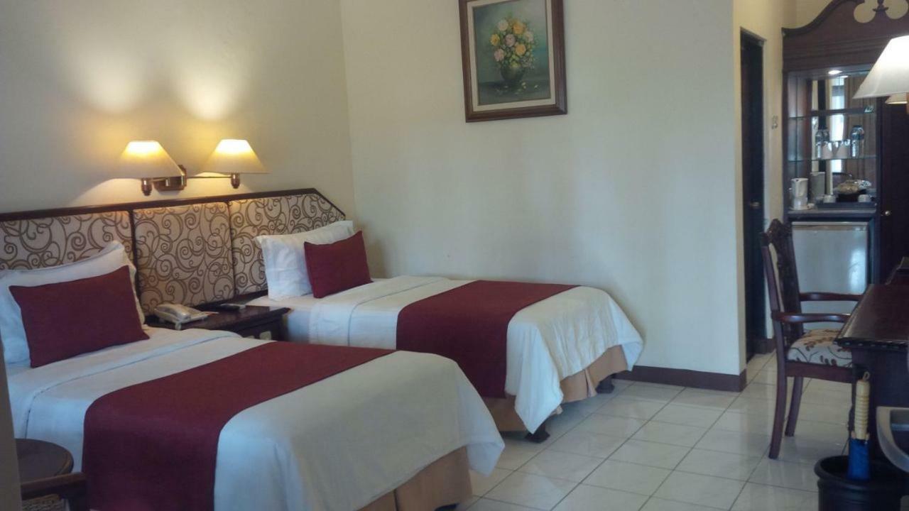 ปูริ อัสรี โฮเทล แอนด์ รีสอร์ต มาเกอลัง Hotel ภายนอก รูปภาพ