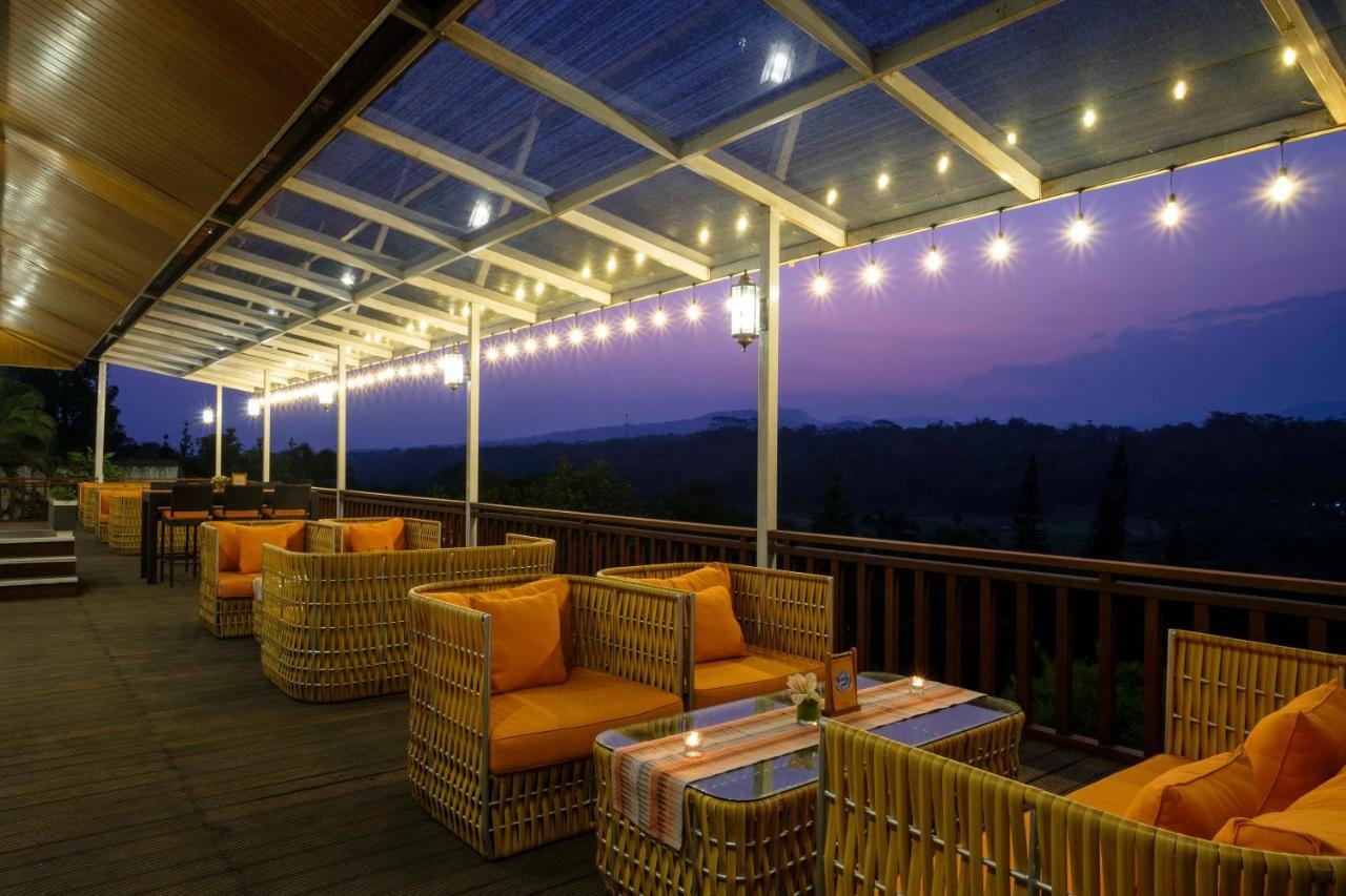 ปูริ อัสรี โฮเทล แอนด์ รีสอร์ต มาเกอลัง Hotel ภายนอก รูปภาพ